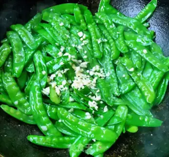 Make Garlic Dutch beans step 7