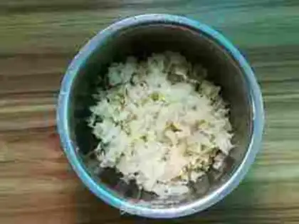 Make A papaya tomato with silver ears and eggs step 2