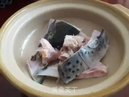 Make Fish head soup step 1