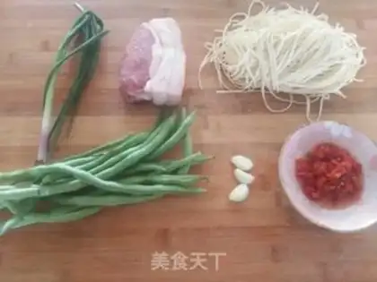 Make Five bouquets of bean noodles step 0