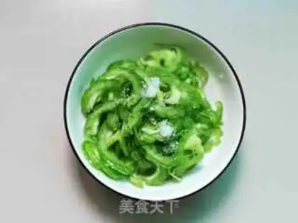 Make Bitter eggs step 1