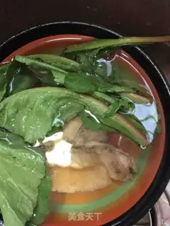 Make Eggs and abalone spinach noodles step 2