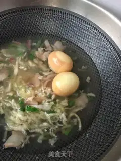 Make Eggs and abalone spinach noodles step 9