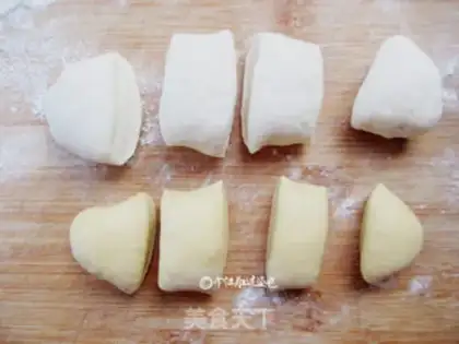 Make Simulating banana buns step 1