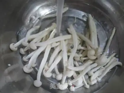 Make Seafood mushroom oil tofu white step 1