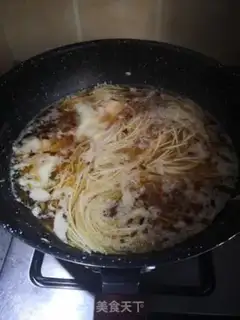 Make Tomato egg noodles step 4