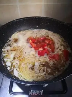 Make Tomato egg noodles step 5