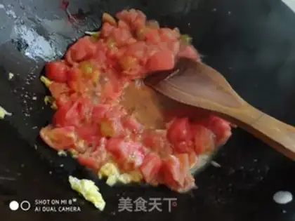 Make Tomato fried eggs step 4