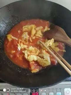 Make Tomato fried eggs step 7