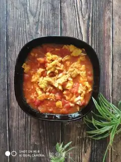 Make Tomato fried eggs step 8