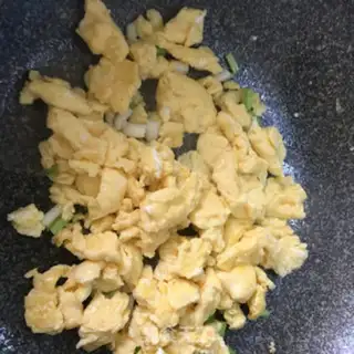 Make Eggs fried beans step 3