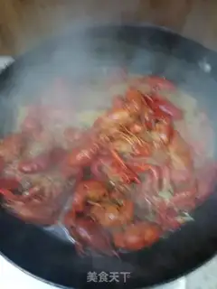 Make Spicy lobster step 1