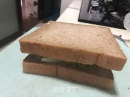 Make Egg beef sandwich step 3