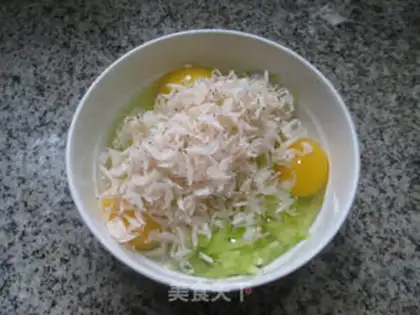 Make Shrimp Piccolo egg stand step 1