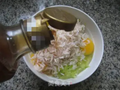 Make Shrimp Piccolo egg stand step 2