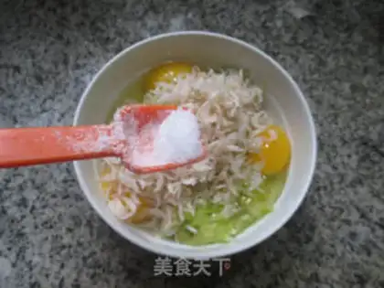 Make Shrimp Piccolo egg stand step 3