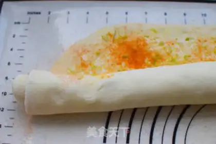 Make Precious onion rolls step 4
