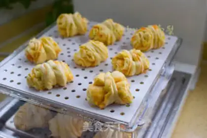 Make Precious onion rolls step 8