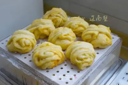 Make Precious onion rolls step 12