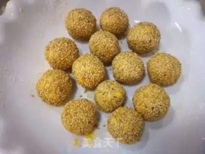 Make Pumpkin ball step 7