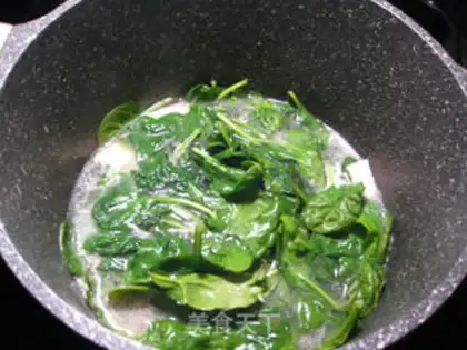 Make Beef spinach tofu soup step 4