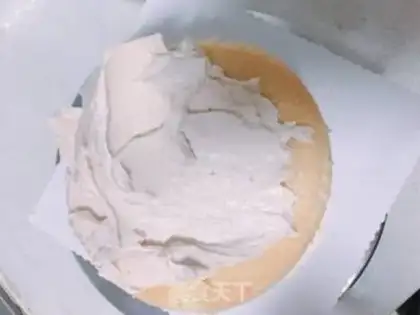 Make Strawberry birthday cake step 4