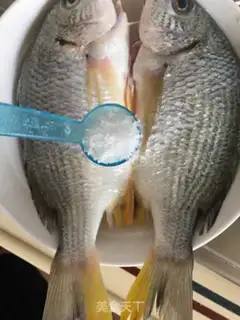 Make Clear the yellow feet step 0