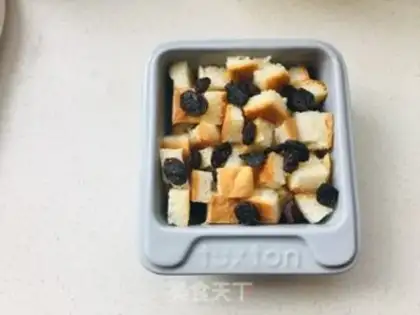 Make raisin bread pudding step 2