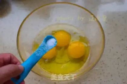 Make Shrimp eggs step 1