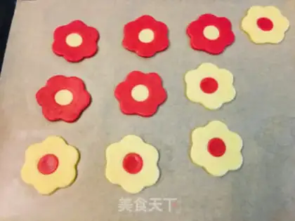 Make Flower cookies step 7