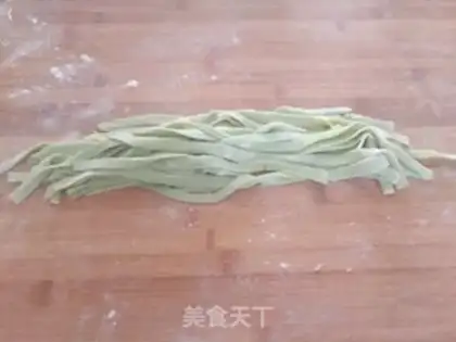 Make Fish egg pea noodles step 5