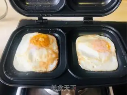 Make Egg sandwich step 2