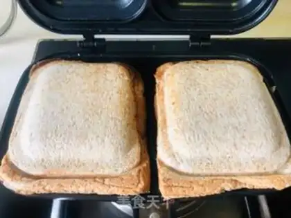 Make Egg sandwich step 8