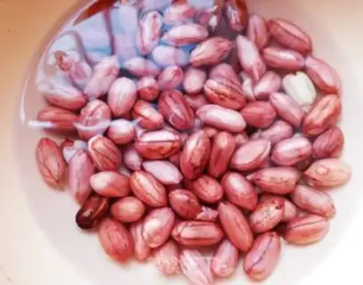 Make Porridge of peanuts step 0