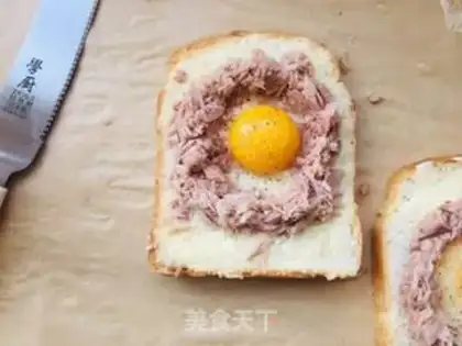 Make Tuna egg toast step 1