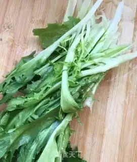 Make Goose eggs with a chrysanthemum step 1