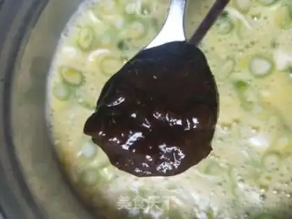 Make Soy fried eggs step 1