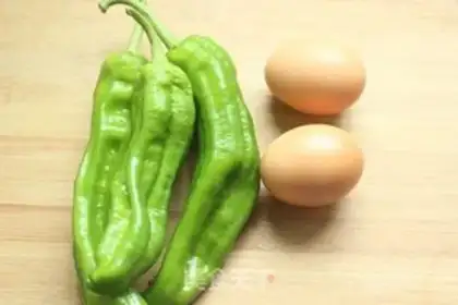 Make Pepper fried eggs step 0