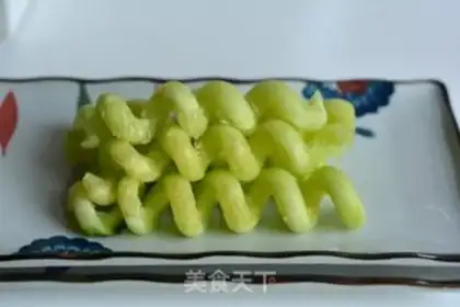 Make Spicy cucumber step 3