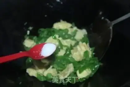 Make Pepper fried eggs step 5