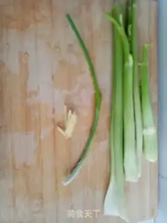Make Celery makes lilies step 1