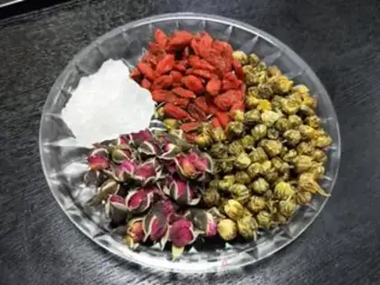 Make A rose tea with a daisy step 0