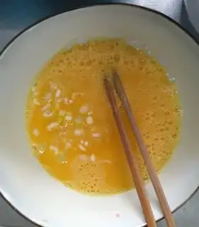 Make Slurping eggs step 1