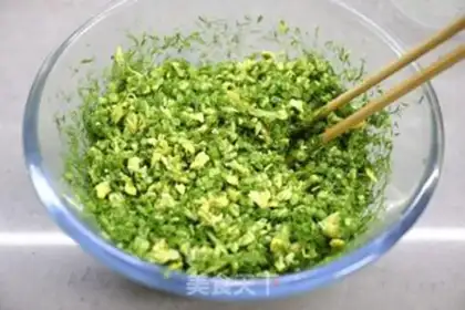 Make Eggs and fragrance buns step 4