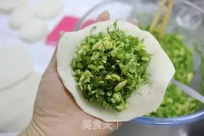 Make Eggs and fragrance buns step 8