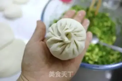 Make Eggs and fragrance buns step 9