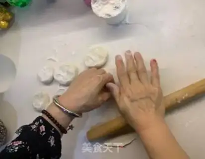 Make A detailed version of the pancakes step 5