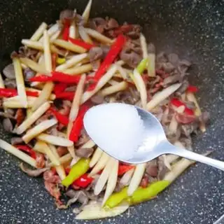 Make Piper pepper with fried chicken step 12