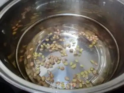 Make The peanut hoove soup step 3