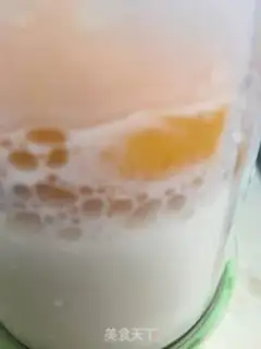 Make Mango milkshake step 1